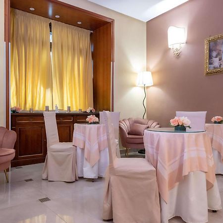 Hotel Suite Ares Naples Exterior photo
