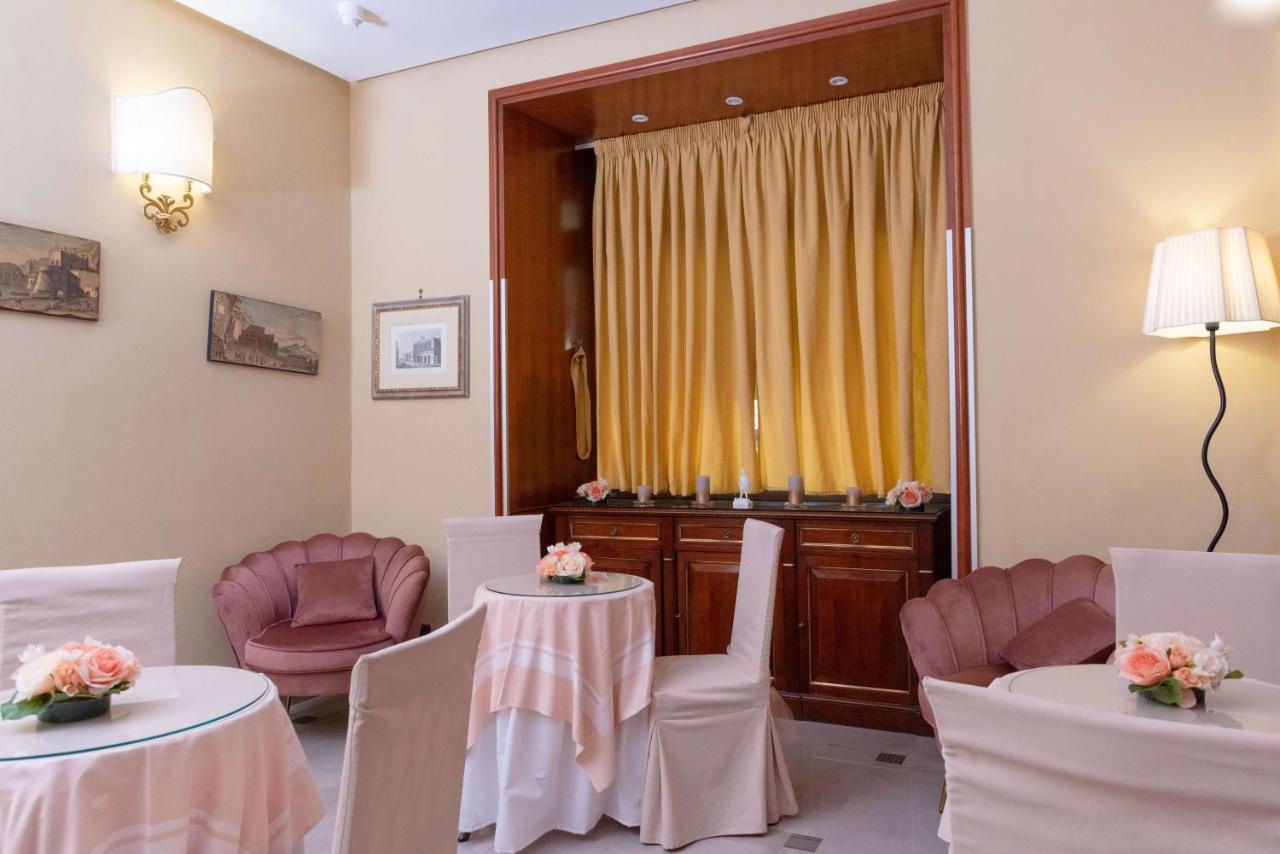 Hotel Suite Ares Naples Exterior photo